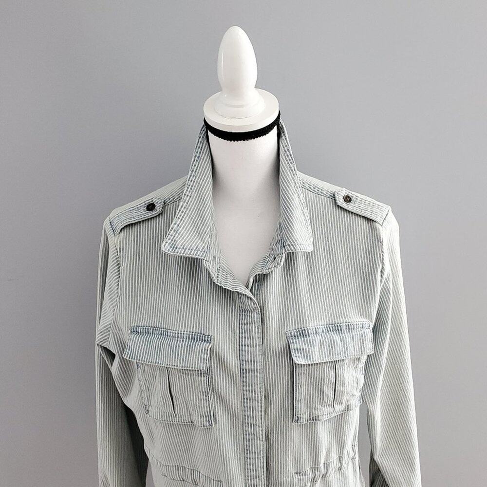 Universal Thread Striped Drawstring Light Wash De… - image 4